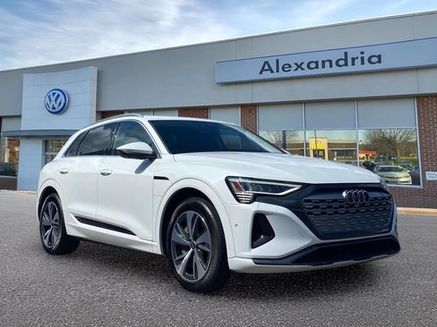 Used 2024 Audi Q8 e-tron Premium Plus w/ Premium Plus Package AWD/4WD image 1