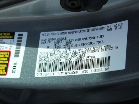 Certified 2022 Toyota Tacoma SR5 AWD/4WD image 17