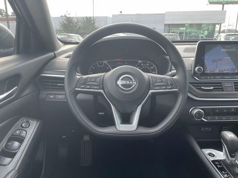 New 2025 Nissan Altima 2.5 SV image 13