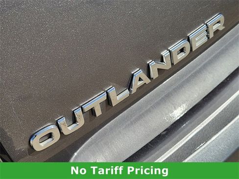 Used 2022 Mitsubishi Outlander SE image 10