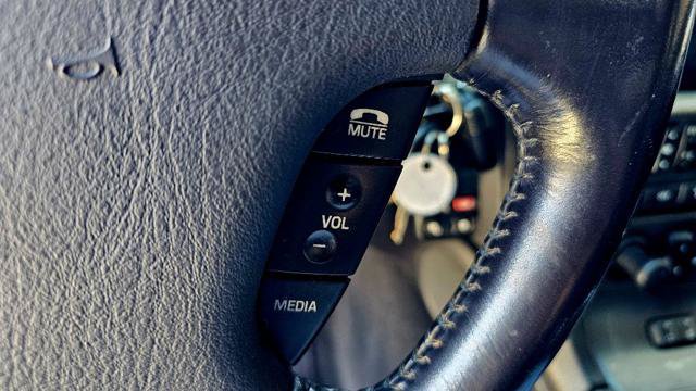 Used 2004 Ford Thunderbird RWD image 25