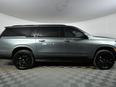 Used 2023 Cadillac Escalade ESV Sport w/ LPO, ONYX Package image 5