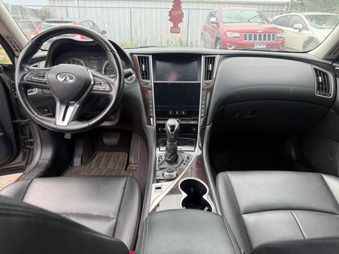 Used 2018 INFINITI Q50 Luxe w/ Essential Package (3.0T Luxe) AWD/4WD image 19