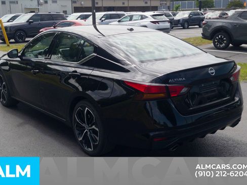 Used 2024 Nissan Altima 2.5 SR FWD image 10