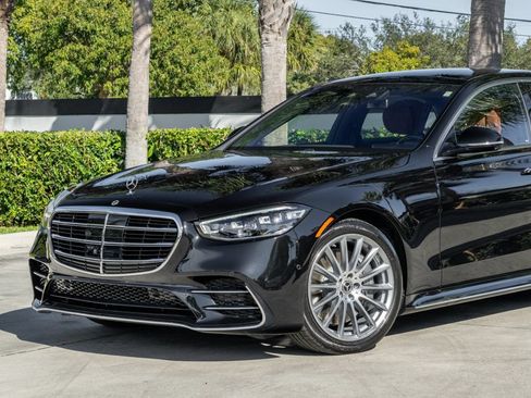 Used 2023 Mercedes-Benz S 580 4MATIC Sedan image 2