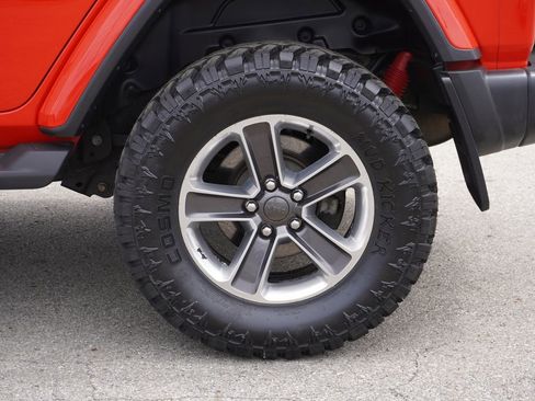 Used 2019 Jeep Wrangler Unlimited Sahara AWD/4WD image 11