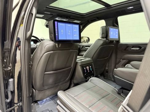 Used 2025 GMC Yukon AT4 Ultimate AWD/4WD image 44