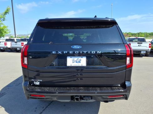 New 2026 Ford Expedition Active RWD image 4