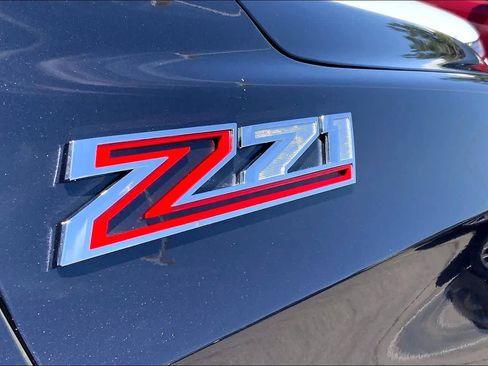 Used 2025 Chevrolet Suburban Z71 AWD/4WD image 9