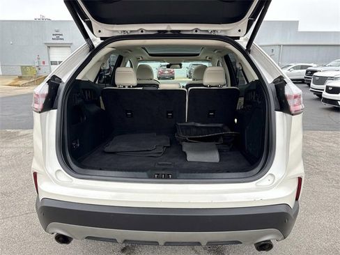 Used 2019 Ford Edge Titanium w/ Equipment Group 301A image 5