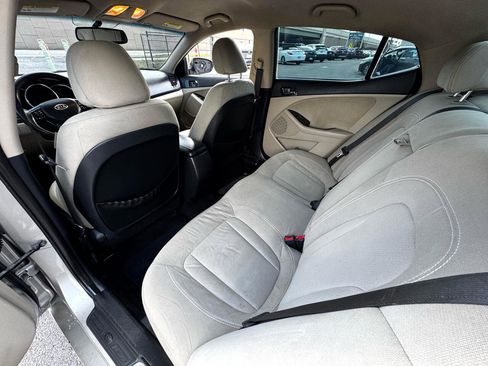 Used 2011 Kia Optima LX w/ Convenience Pkg image 17