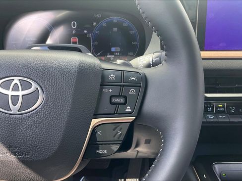 Used 2026 Toyota Crown Platinum image 24