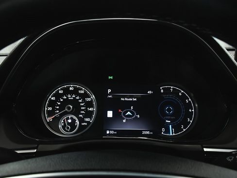 Used 2025 Genesis GV70 2.5T w/ Select Package image 36