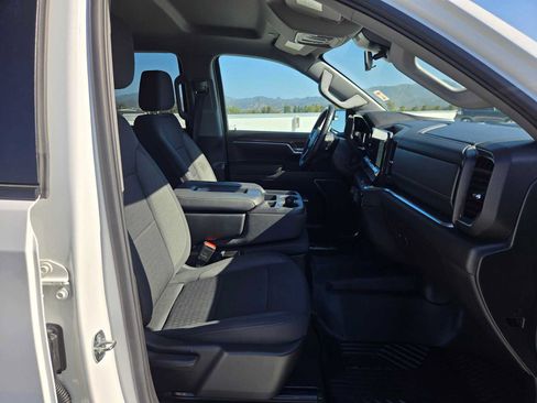 Used 2023 Chevrolet Silverado 1500 LT AWD/4WD image 10