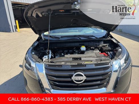Certified 2025 Nissan Pathfinder Platinum w/ Cargo Package AWD/4WD image 20