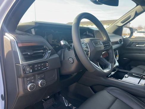 New 2026 GMC Yukon Denali w/ Sun & Power Step Package image 17