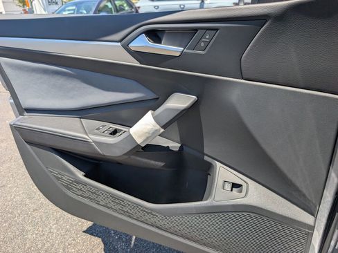 New 2025 Volkswagen Jetta SE image 20