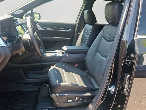 Used 2025 Cadillac XT6 Premium Luxury AWD/4WD image 14