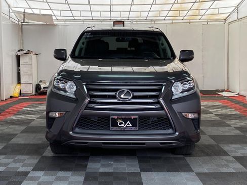 Used 2018 Lexus GX 460 Premium w/ Navigation Package image 2