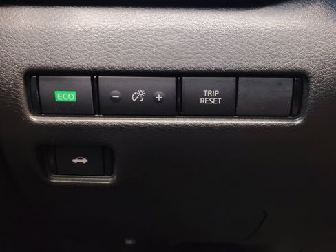 Used 2022 Nissan Sentra SV w/ All-Weather Package FWD image 26