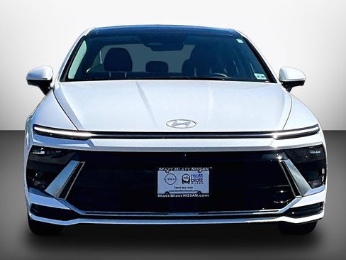 Used 2024 Hyundai Sonata Limited FWD image 2