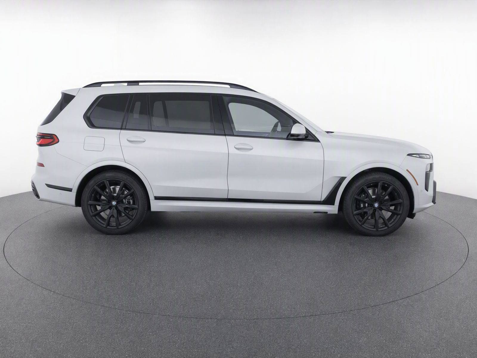 Used 2026 BMW X7 xDrive40i w/ Executive Package AWD/4WD image 8