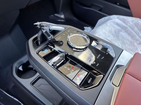 New 2026 BMW iX xDrive60 w/ M Sport Package image 17