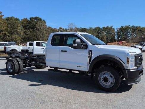 New 2026 Ford F450 XL image 2