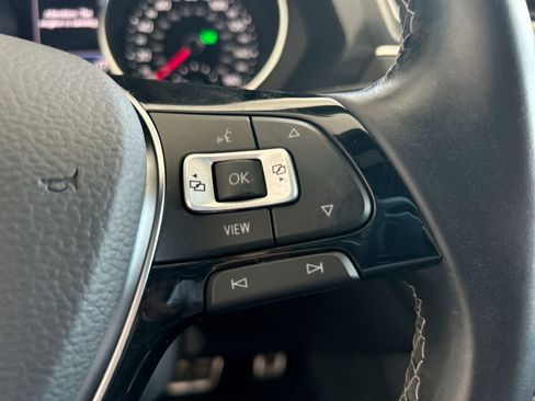 Certified 2021 Volkswagen Tiguan SE R-Line image 19