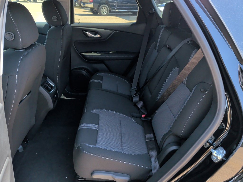 New 2026 Chevrolet Blazer LT w/ Convenience Package FWD image 31