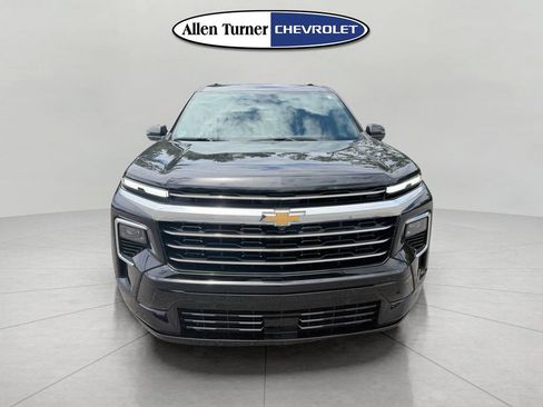 Used 2026 Chevrolet Traverse High Country FWD image 2