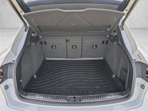 Used 2016 Porsche Macan Turbo image 6