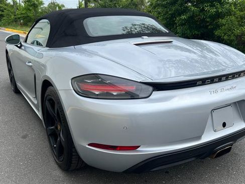 Used 2018 Porsche 718 Boxster RWD image 15