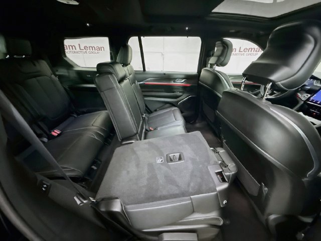 Used 2025 Jeep Grand Cherokee L Overland w/ Advanced Protech Group III AWD/4WD image 31
