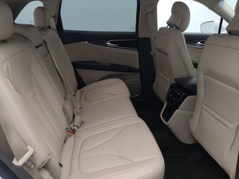 Used 2017 Lincoln MKX Reserve w/ Cargo Utility Package FWD image 19