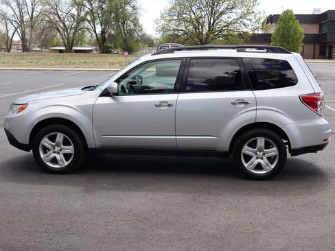 Used 2010 Subaru Forester 2.5X Premium image 9