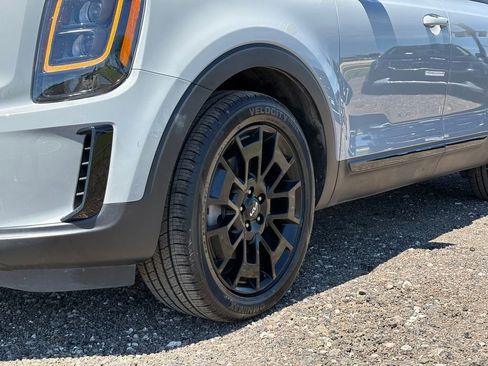 Used 2022 Kia Telluride SX w/ SX Prestige Package image 9