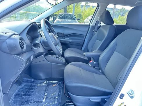Used 2025 Nissan Kicks Play S FWD image 13