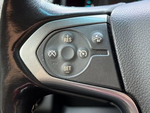 Used 2018 Chevrolet Suburban LT RWD image 37