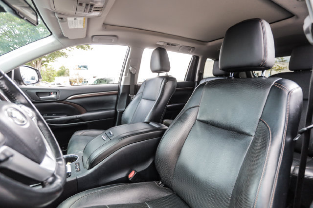 Used 2015 Toyota Highlander Limited Platinum AWD/4WD image 23