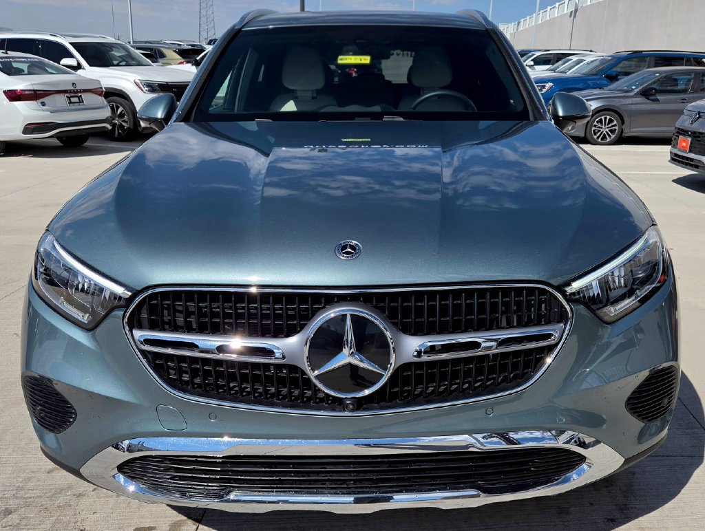 Used 2026 Mercedes-Benz GLC 300 image 4