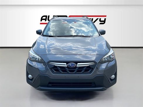 Used 2022 Subaru Crosstrek 2.0i Premium image 2