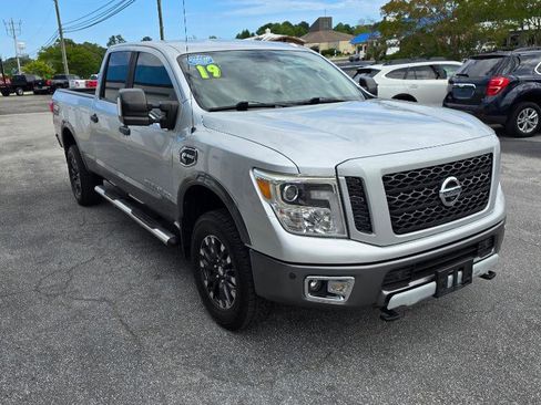Used 2019 Nissan Titan PRO-4X w/ Pro-4x Convenience Package AWD/4WD image 3