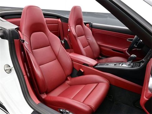 Used 2018 Porsche 911 Turbo image 16