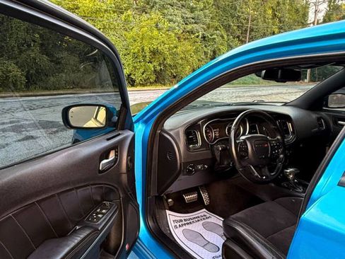 Used 2016 Dodge Charger R/T Scat Pack w/ Technology Group RWD image 8