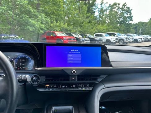 Certified 2025 Toyota Crown Signia AWD/4WD image 26