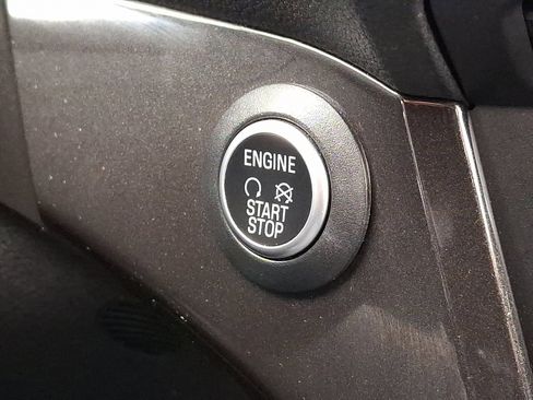 Used 2017 Ford Escape Titanium image 22