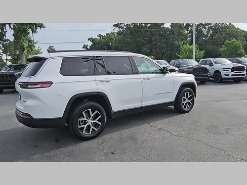 Used 2025 Jeep Grand Cherokee L Limited AWD/4WD image 33