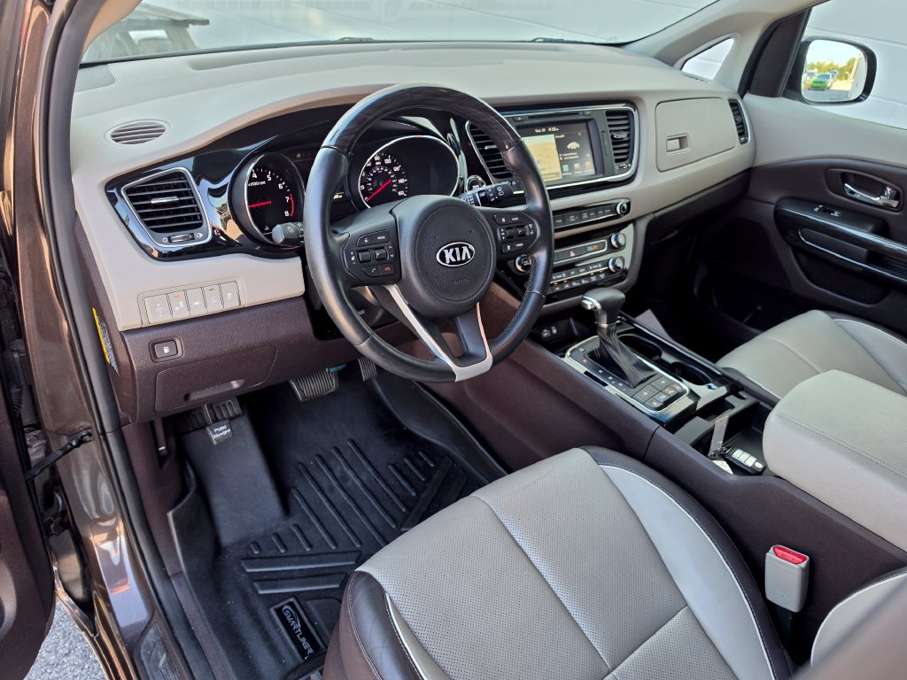 Used 2018 Kia Sedona SX Limited FWD image 13