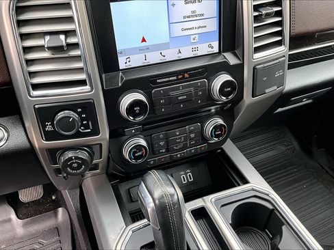 Used 2016 Ford F150 Platinum w/ Equipment Group 701A Luxury AWD/4WD image 35
